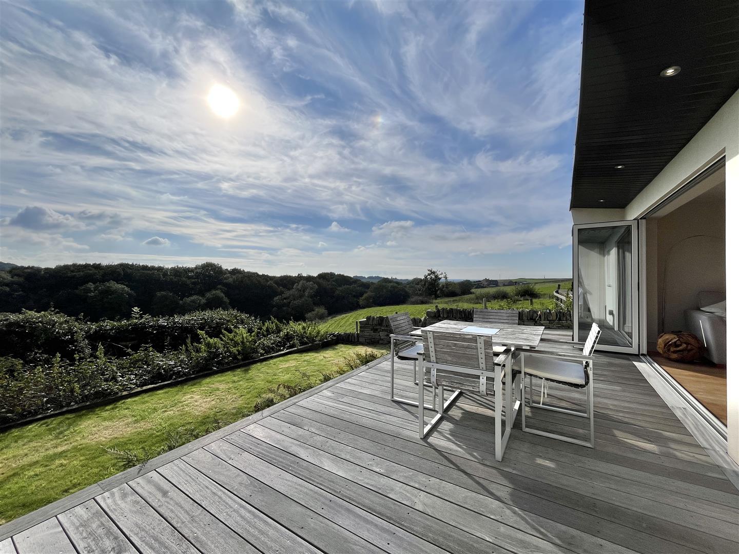 28ft raised deck overlooking the valley